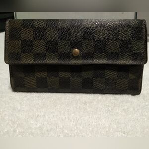 Authentic Louis Vuitton Wallet